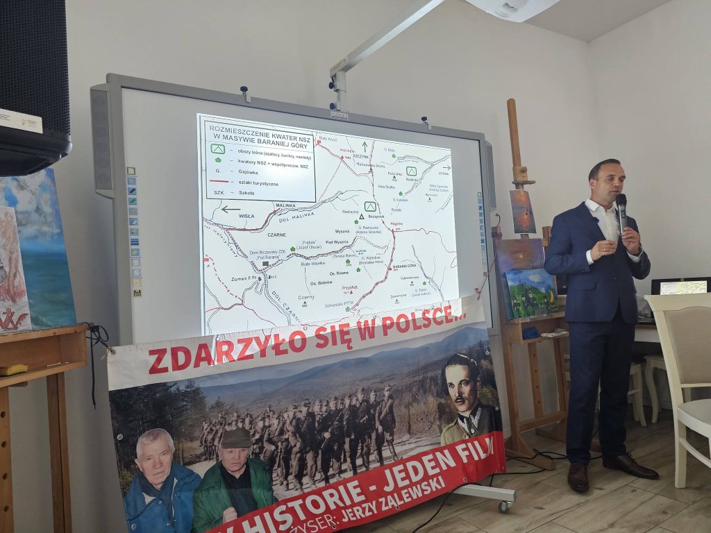 Uczestnicy konferencji historycznej w Lipowej